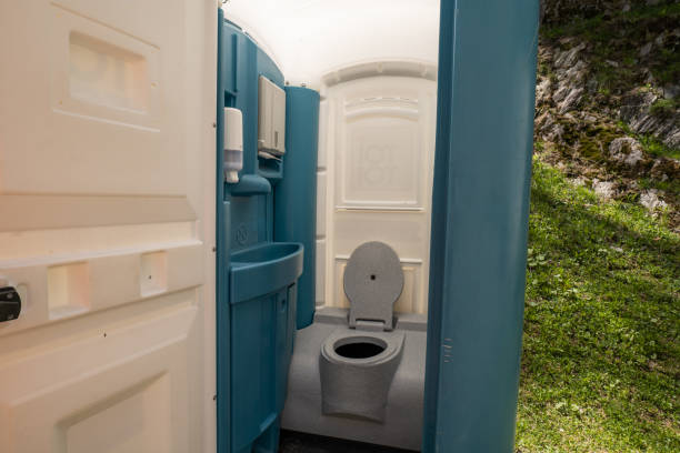 Best Porta potty delivery and setup  in Doral, FL